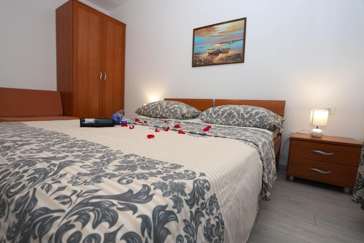 Apartman Petra Makarska Exteriör bild