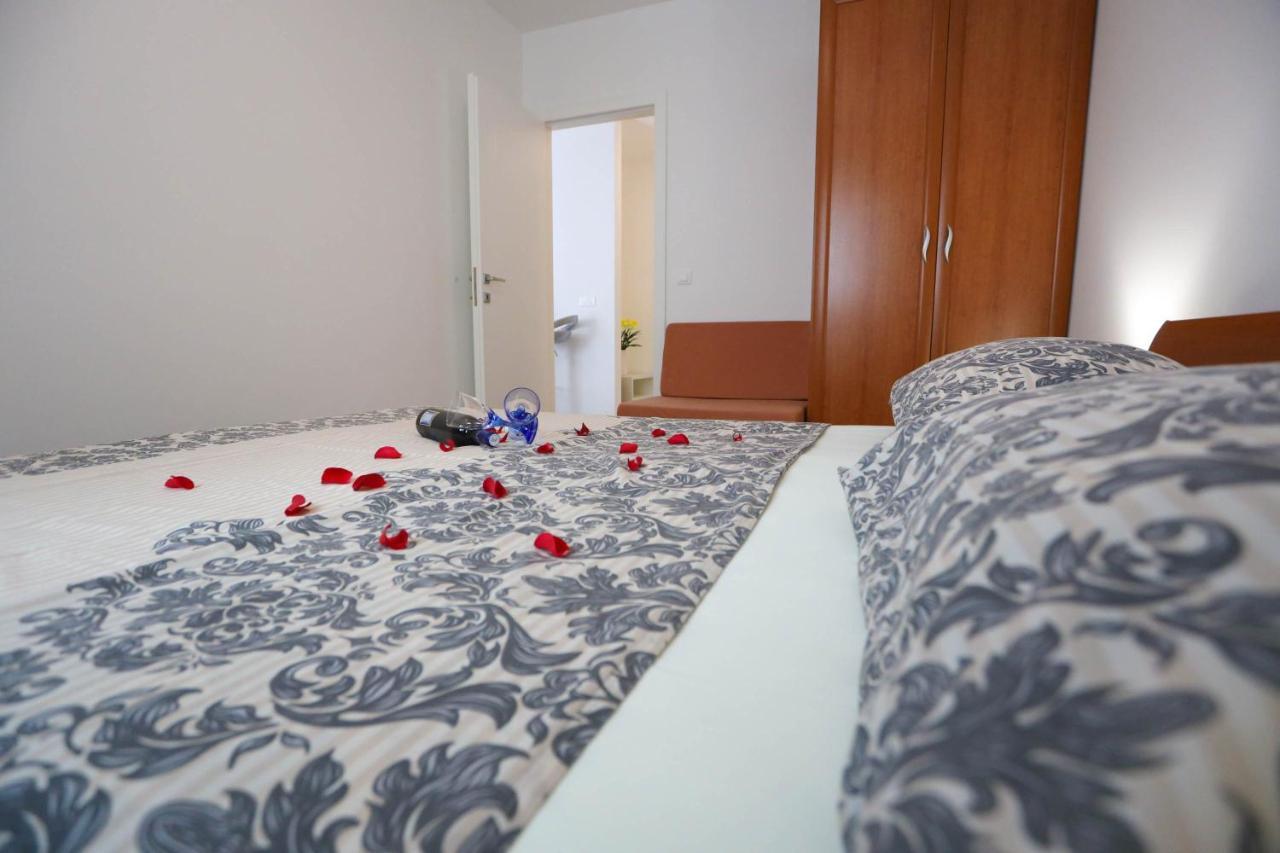 Apartman Petra Makarska Exteriör bild