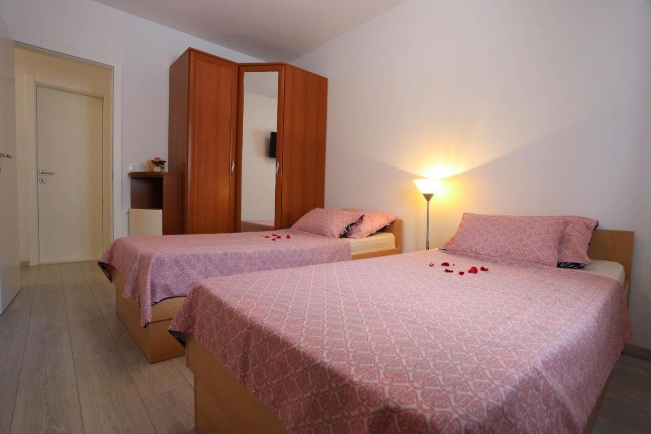 Apartman Petra Makarska Exteriör bild